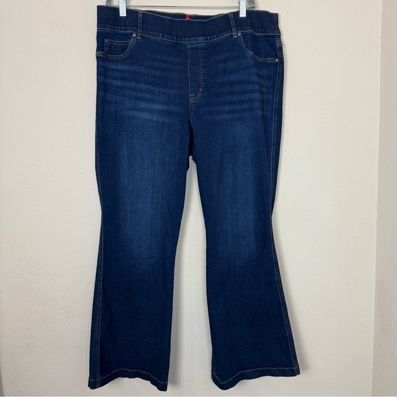 SPANX SPANXshape EveryWear Flare Jeans in Midnight Shade - Picture 4 of 13